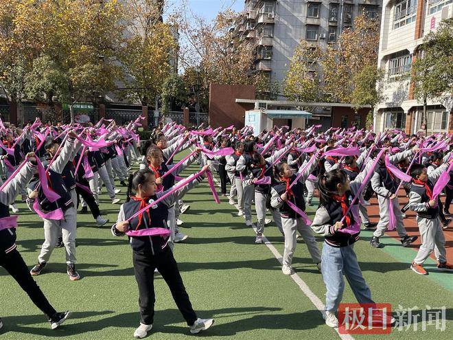 体操小学生_体操运动视频锻炼小学生_小学生体操运动操