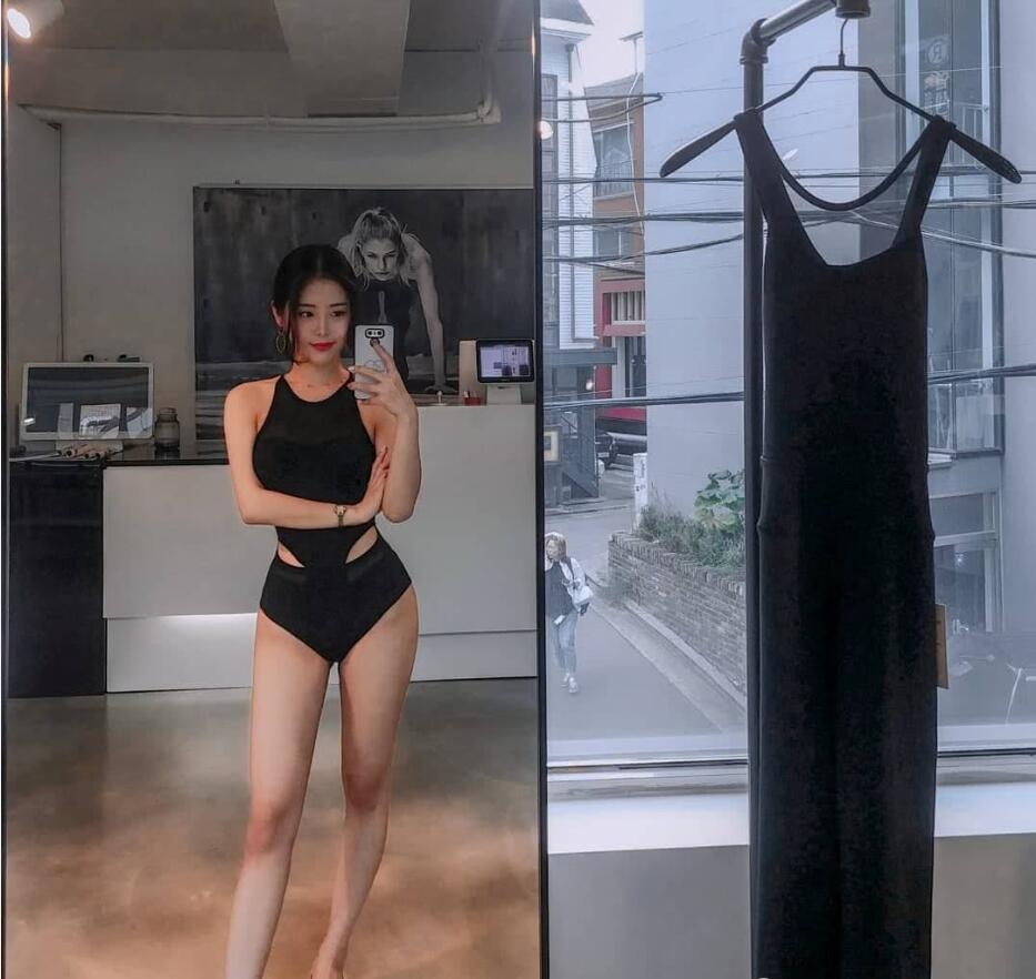 运动健身套装女明星_女明星穿健身装_健身界女明星